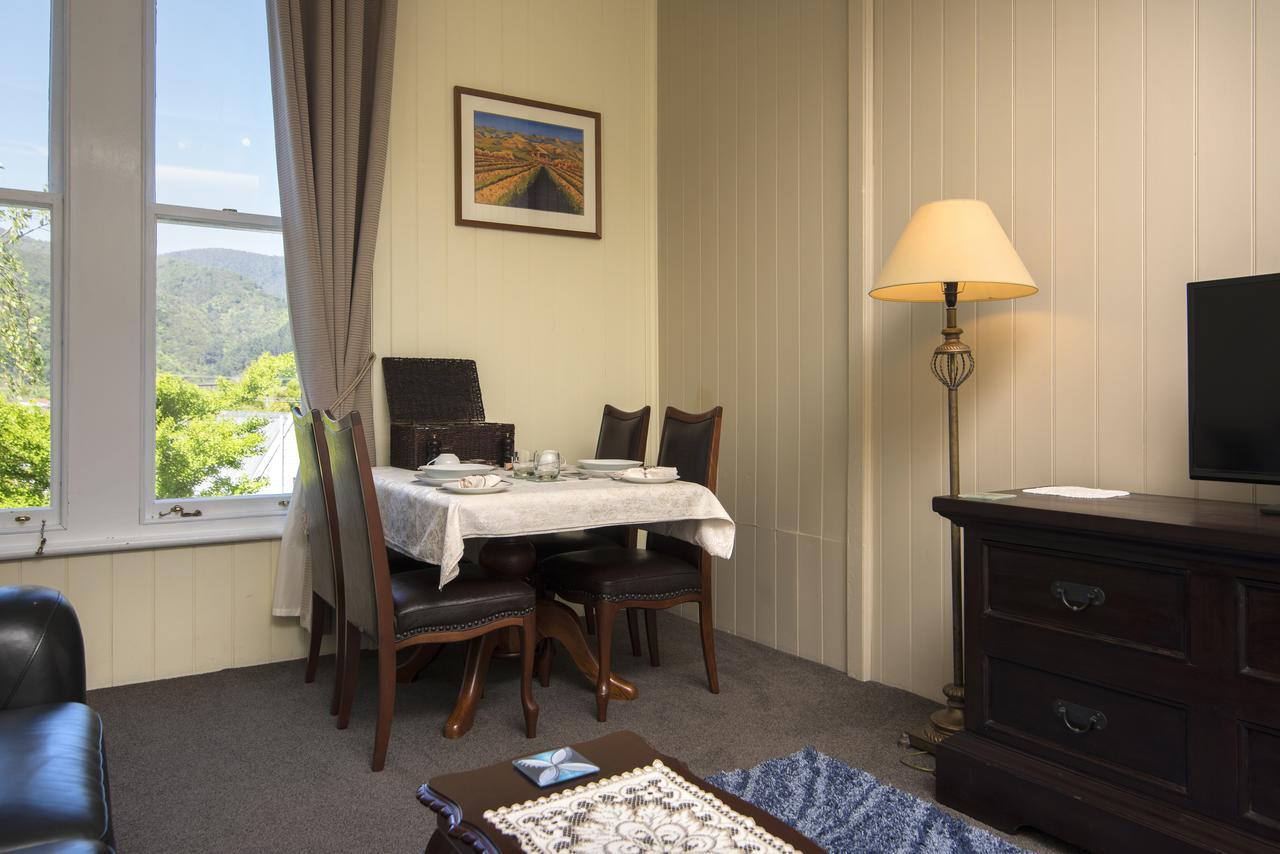Sennen House Boutique Accommodation Пиктон Экстерьер фото